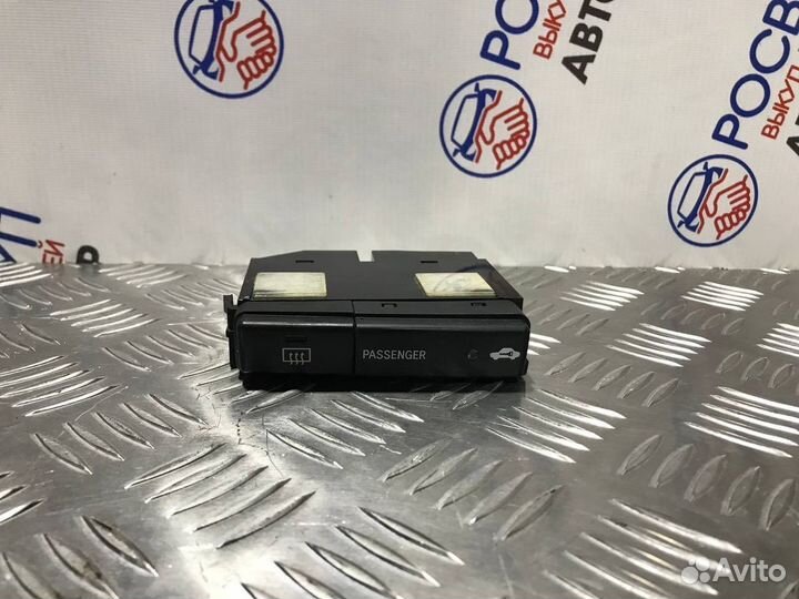 Кнопка обогрева заднего стекла Toyota Avensis T250