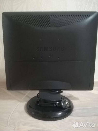 Монитор Samsung 19 дюймов