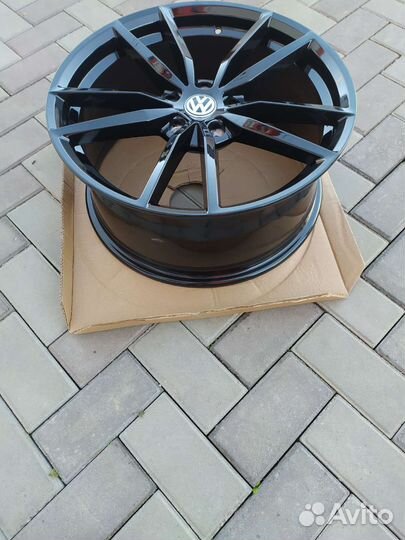 R18/5/112 Pretoria VW golf, Passat, Octavia пушки