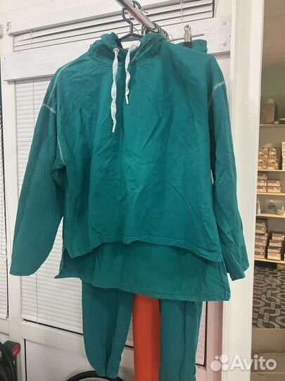 Спортивный костюм женский