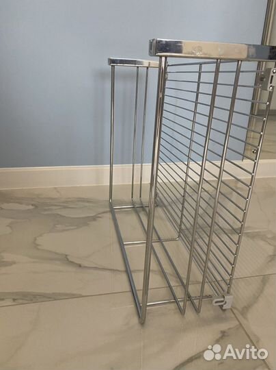 Выдвижная встраиваемая корзина Blum