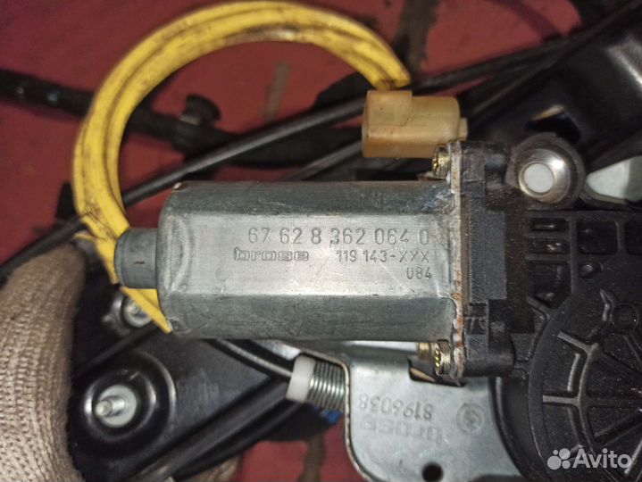 Стеклоподъемник двери передней правой BMW E46