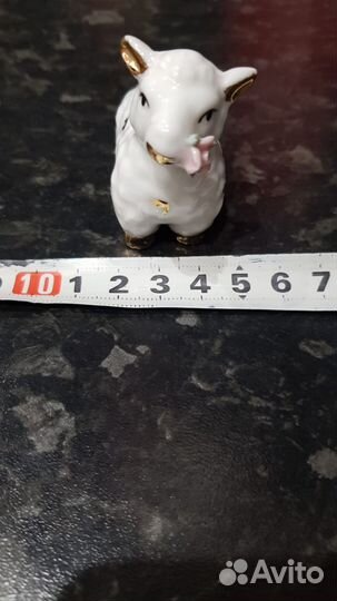 Фарфоровая статуэтка