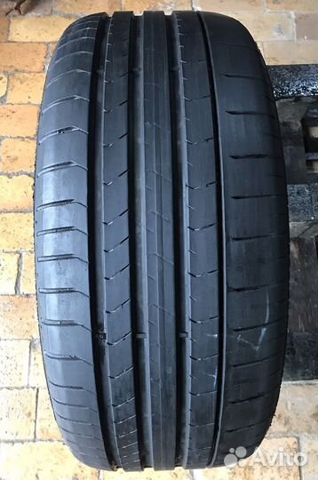 Pirelli P Zero PZ4 225/40 R18 92Y