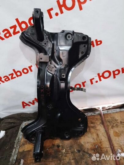 Подрамник передний Peugeot 206