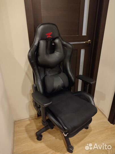 Игровое кресло ZET Gaming