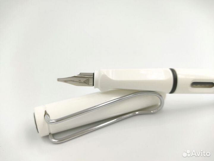 Перьевая ручка