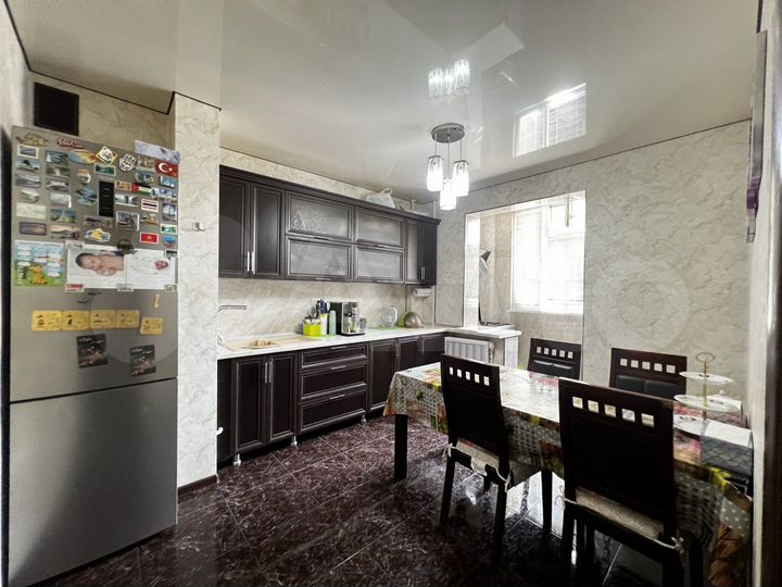 3-к. квартира, 85 м², 3/9 эт.