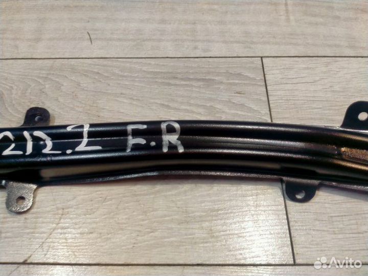 Распорка передняя правая Mercedes-Benz 212.036 E