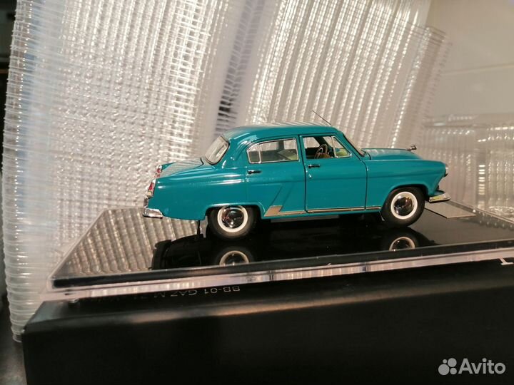 Модель автомобиля масштаб 1 43