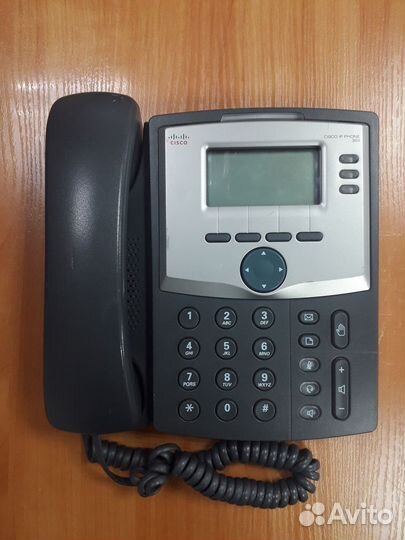 IP телефон Cisco SPA303
