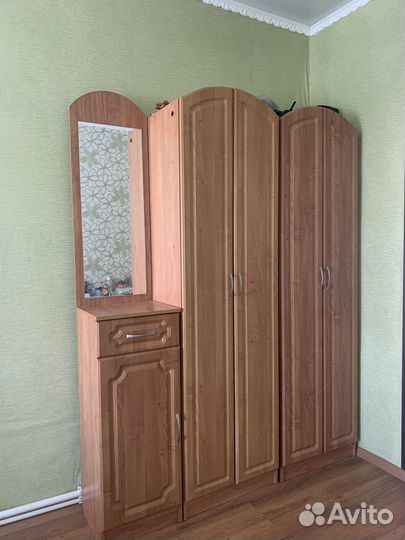 Шкаф распашной