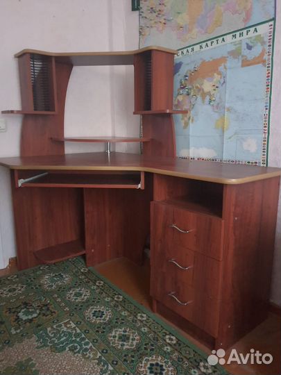 Компьютерный стол