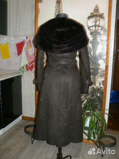 Дубленка натуральная с капюшоном XS