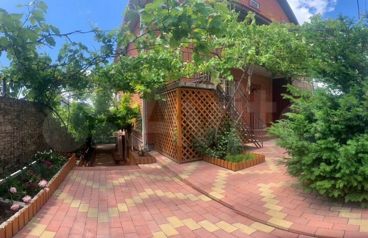 Комната 15 м² в 6-к., 1/3 эт.