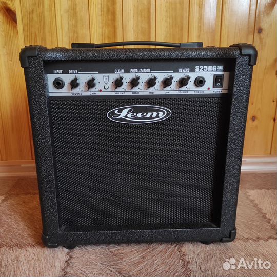 Электрогитара fender
