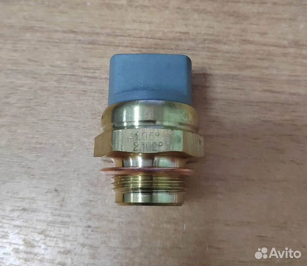 Датчик включения вентилятора 3 контакта VAG