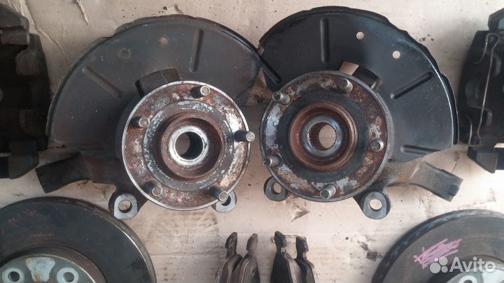 Ford Escape тайванец 2008 поворотный кулак правый