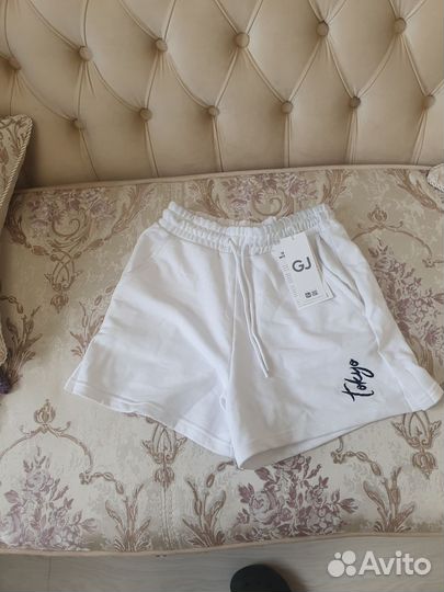 Вещи бренд в отлсостоянии спрашивайте цены размеры