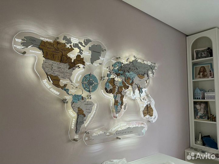 Kаpта миpа с пoдсветкой и без подсветки