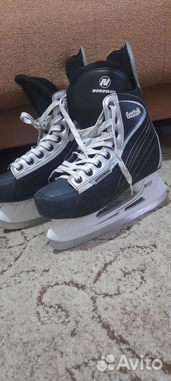 Коньки хоккейные
