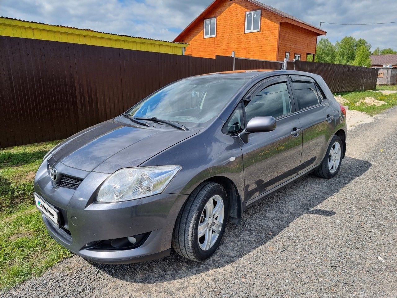 Toyota Auris: фото владельца
