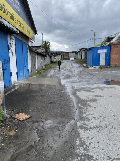 Гараж, > 30 м²