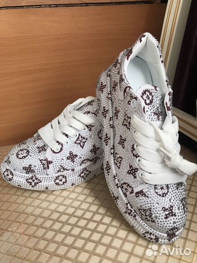 Кеды со стразами 38