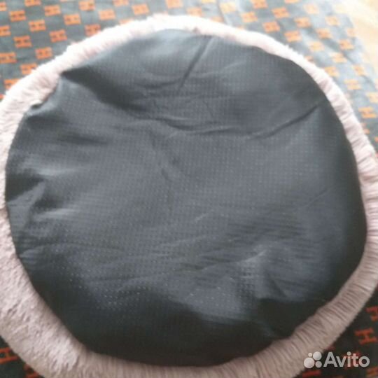 Лежанка для кошек новая