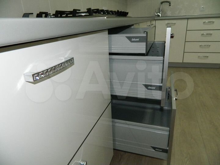 3-к. квартира, 77,8 м², 1/10 эт.