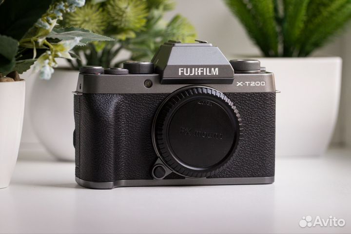 Fujifilm X-T200