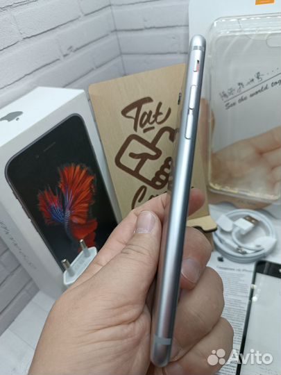 iPhone 6S, 64 ГБ