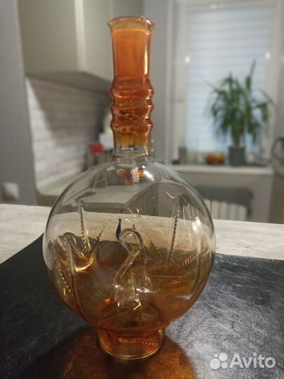 Графин с фигуркой и стопки