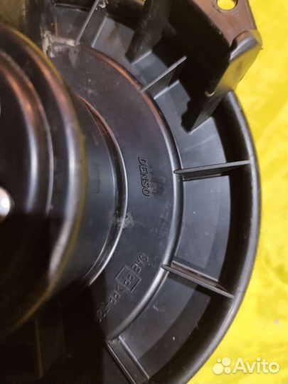 Моторчик печки на Toyota Land Cruiser Prado 120