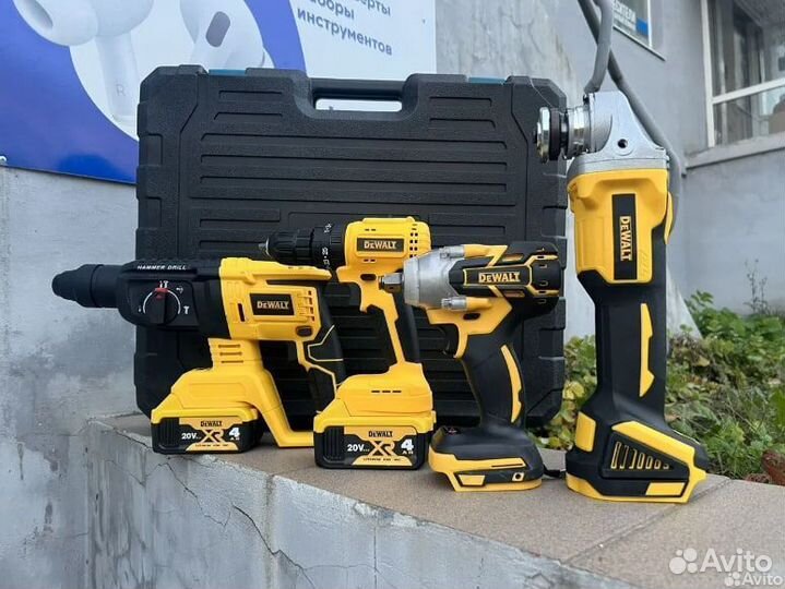 Аккумуляторный набор Dewalt 4 в 1