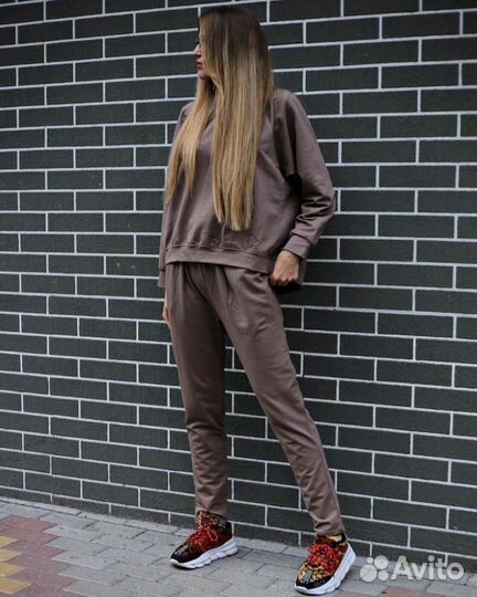 Спортивный костюм женский