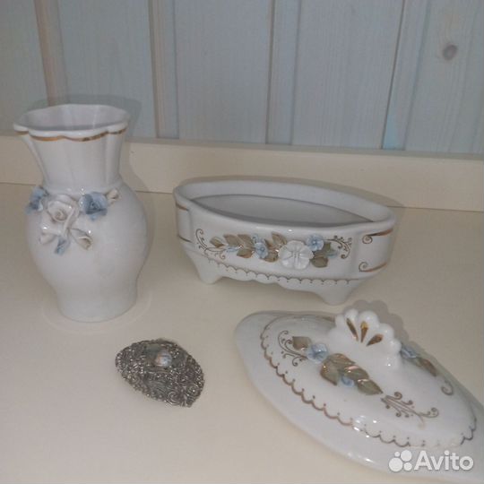 Шкатулка+ вазочки+брошь