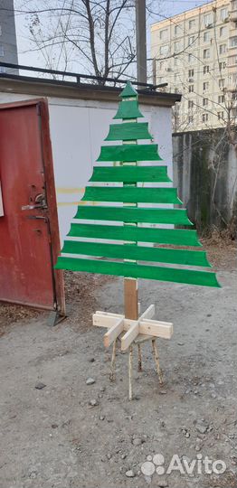 Ёлка деревянная для украшения двора