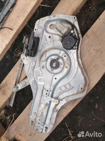 Стеклоподъёмник передний левый Hyundai Elantra j3