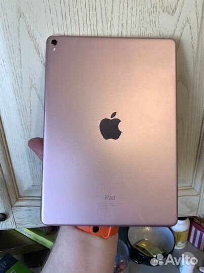 Apple iPad Pro 9.7” 128Gb WiFi розовое золото