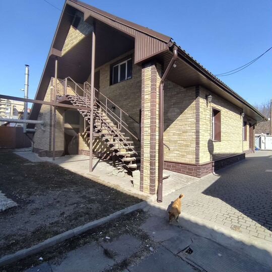 Дом 180 м² на участке 10 сот.