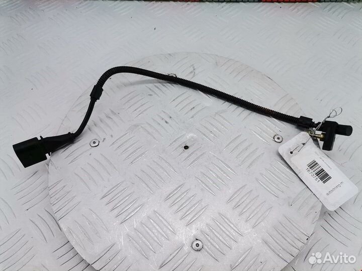Датчик коленвала для Seat Ibiza 3 030957147AB