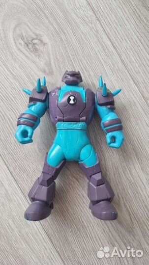 Фигура бен 10 +часы проектор