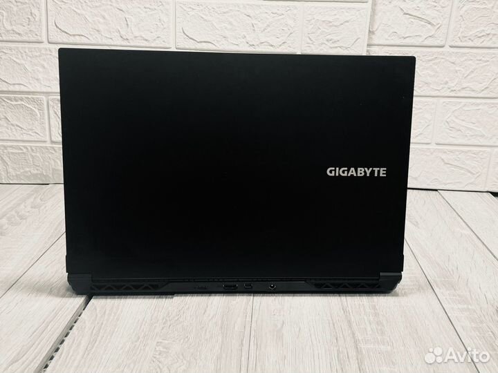 Игровой ноутбук gigabyte i5-12500h/GTX 4050