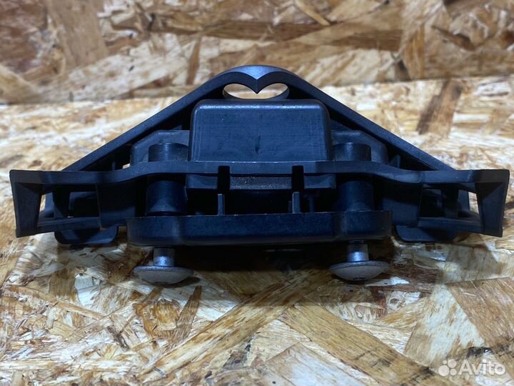 Кронштейн (крепление) Audi A4 B9 2016 8W0853231