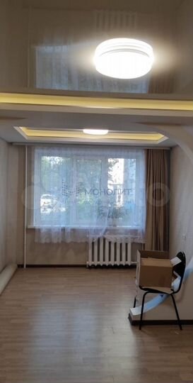 2-к. квартира, 52 м², 1/9 эт.