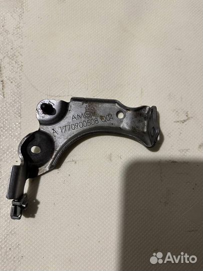 Кронштейн двигателя AMG63 A1770900508