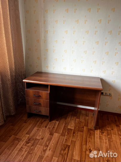 Стол письменный