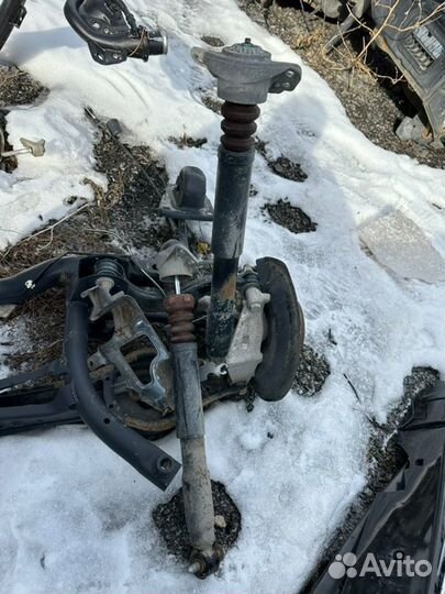 Амортизатор задний Skoda Yeti 1 2015