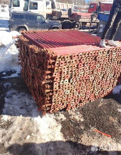 Опалубка на телескопических стойках